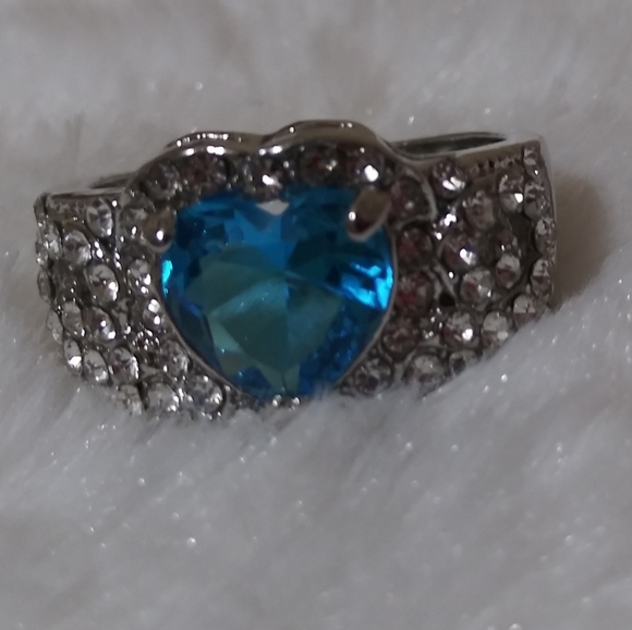 Blue Heart ring - Picture 3 of 12